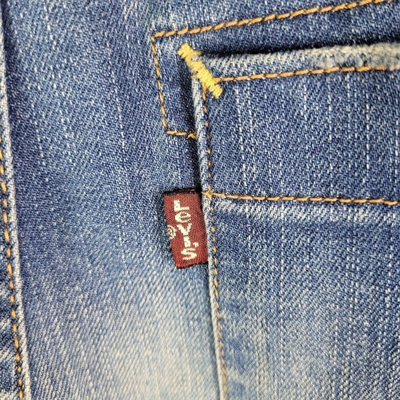 Levi's Distressed Medium Wash High Rise Demin Shorts - Picture 3 of 9